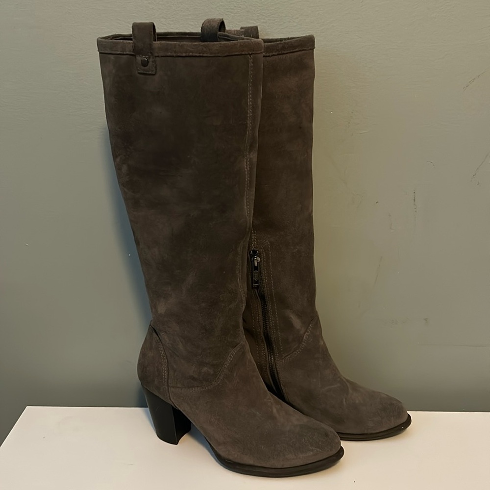 Knee high UGG heeled dress boots gray suede